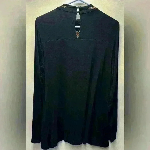 Cupio Long Sleeve Embroidered Top Size Medium Base Color Black - Picture 3 of 5